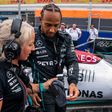 Megtiltották a F1-es pilótáknak a testékszer viselését, Hamilton háborog