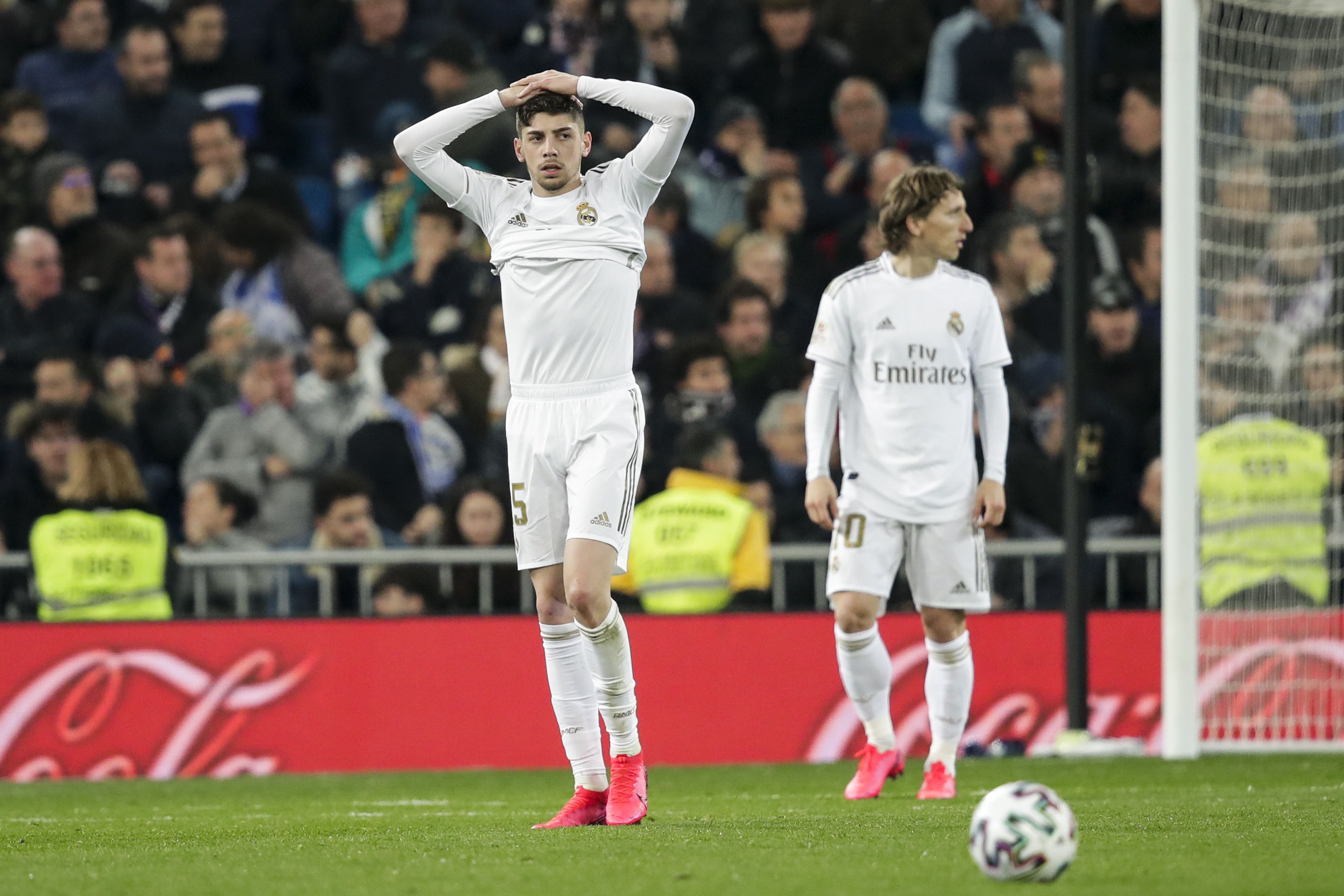 Federico Valverde (elöl) és Luka Modric bánata: a Real Madrid 4-3-ra kikapott otthon a Real Sociedadtól / Fotó: Getty Images
