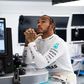 Fontolgatja a visszavonulását Lewis Hamilton? Erre utalgatott az édesapja