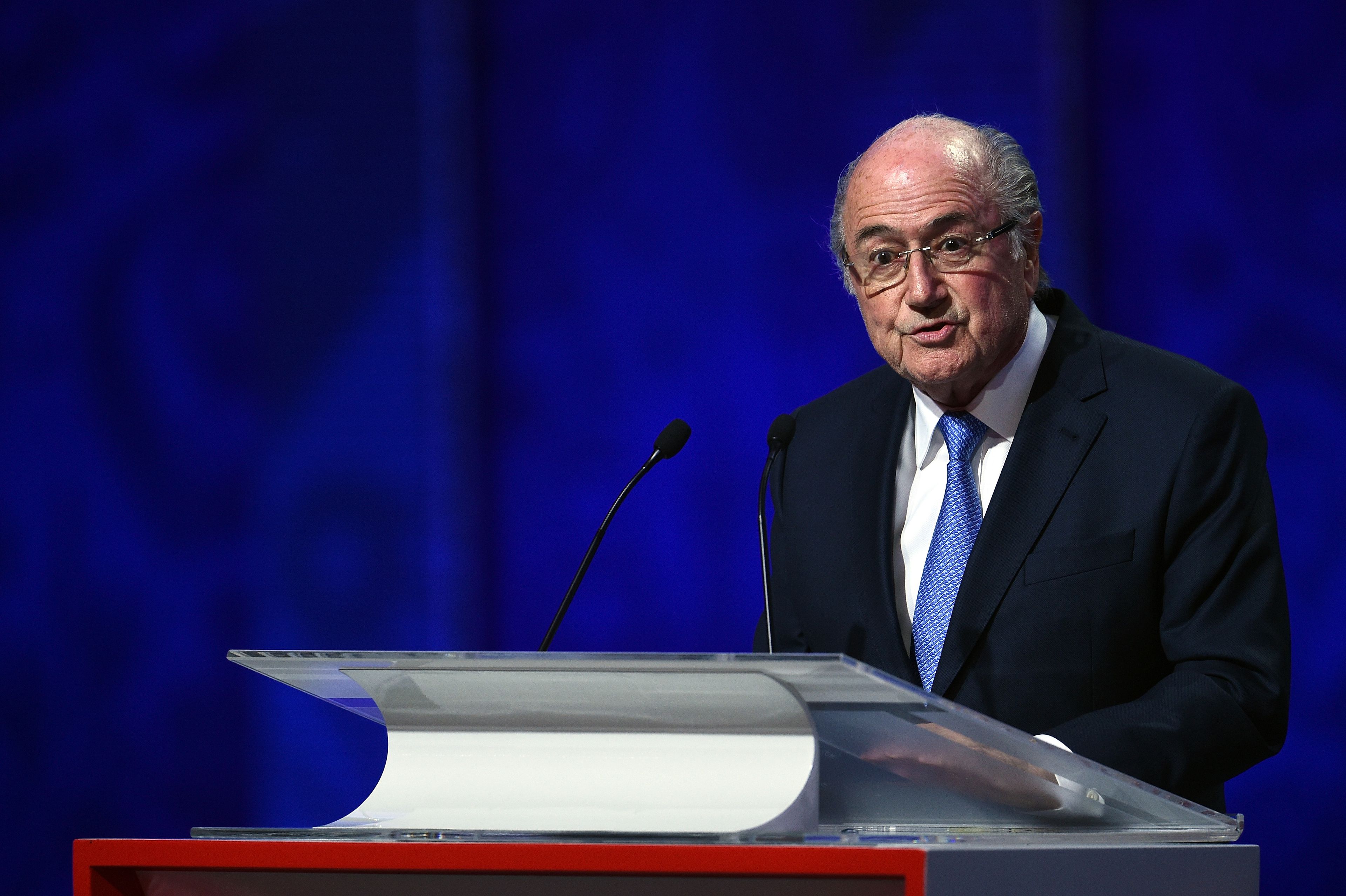 Blatter szerint a franciák korábbi elnöke utasította Platinit, hogy Katarban legyen a vb