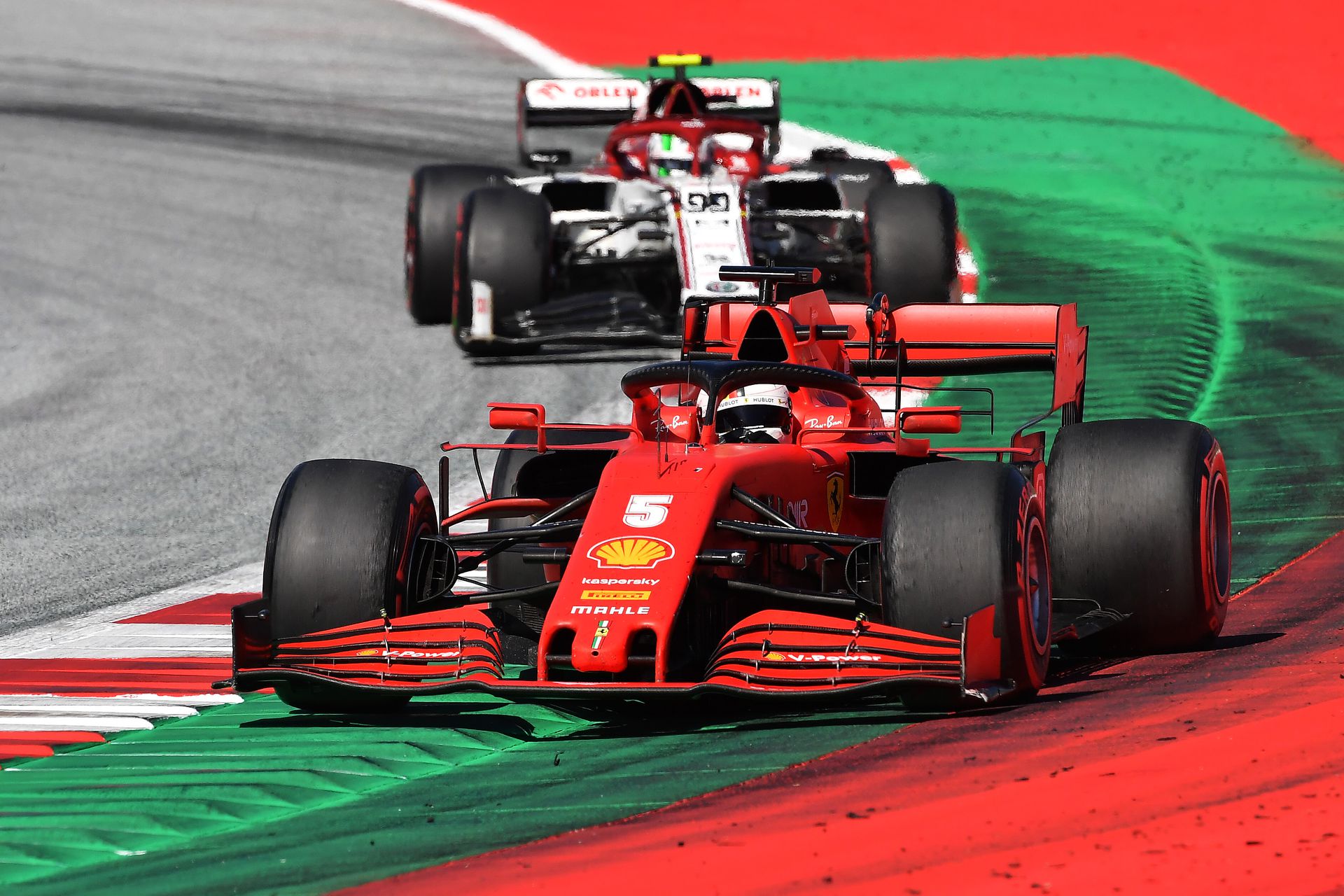 Az idei Ferrari gyengébb, mint az élcsapatok, de Vettel mélyrepülésére ez sem magyarázat/ Fotó: Getty Images