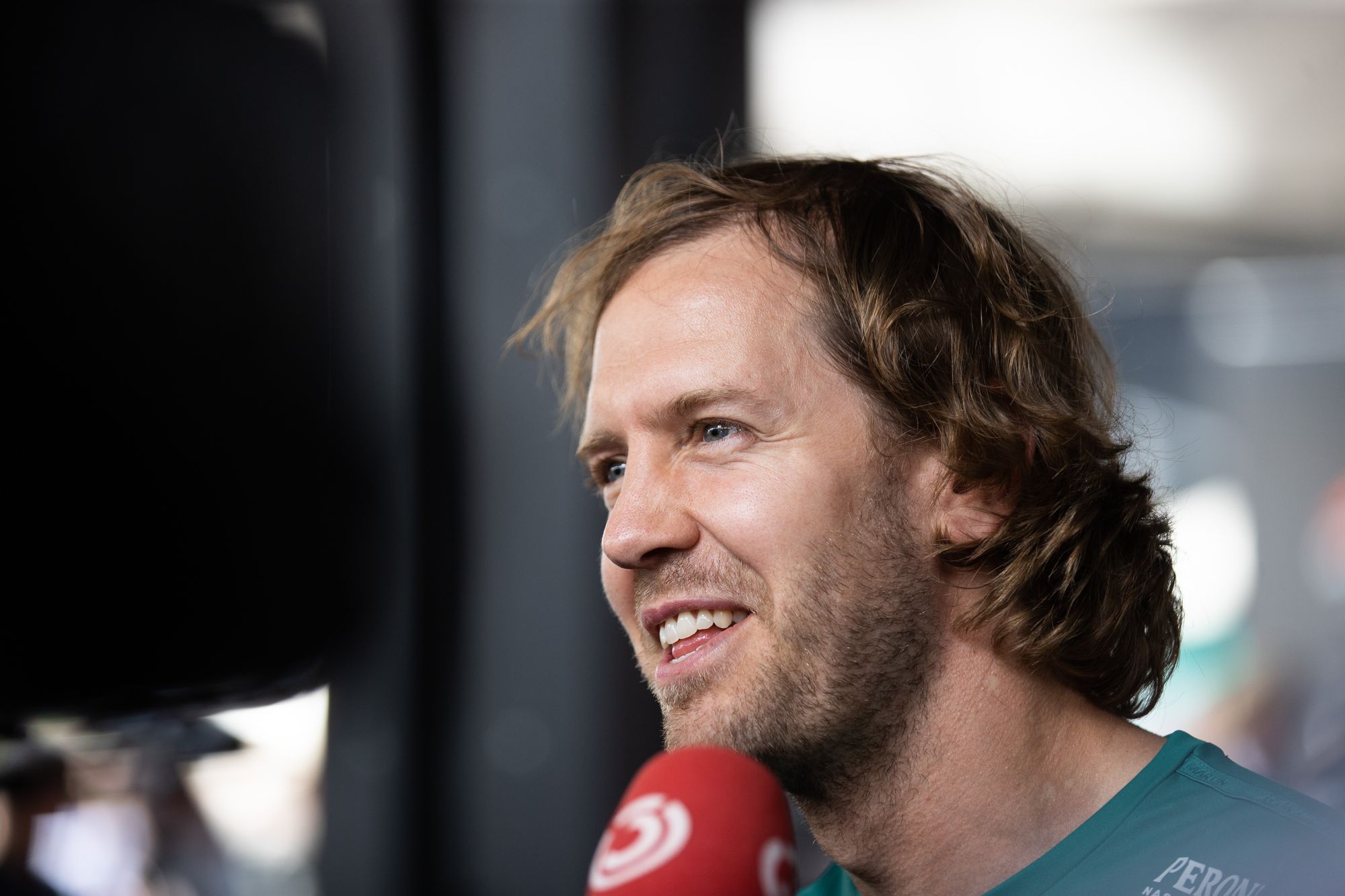 Sebastian Vettel 2021 után idén is a magyar kormányt ekézi a Magyar Nagydíj előtt / Fotó: Zsolnai Péter