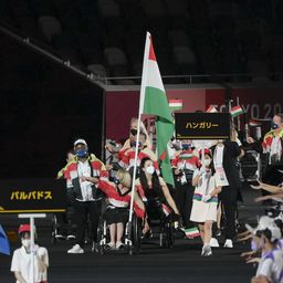Indul a paralimpia: ő volt a magyarok zászlóvivője