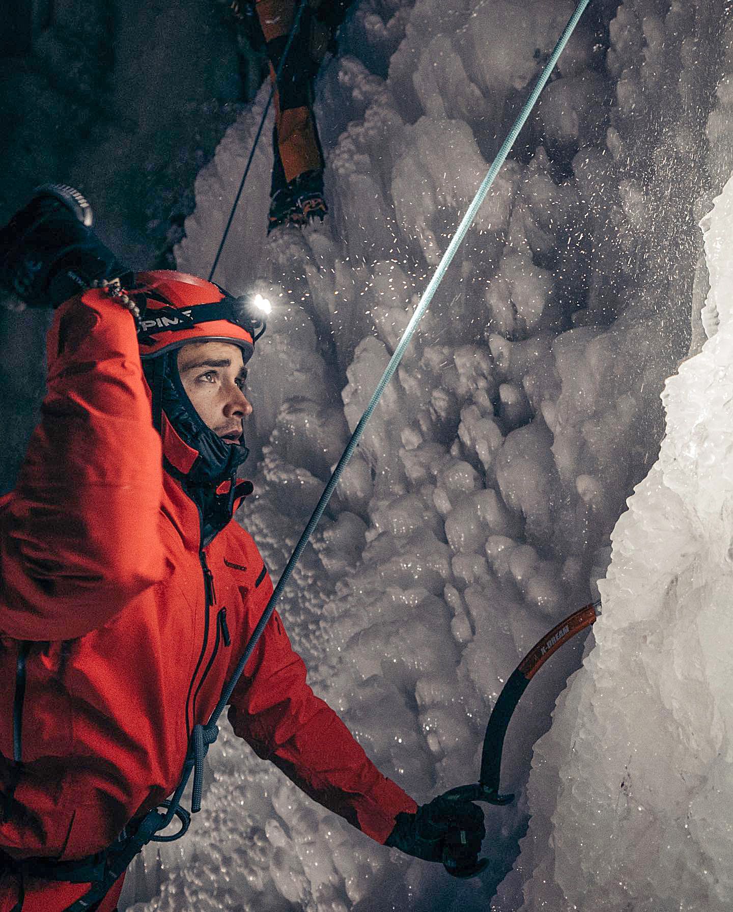 Az adrenalinfüggő versenyző az Alpokban kipróbálta a gleccsermászást is /Fotó: Facebook