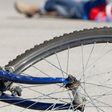 Mentőhelikopter és rengeteg mentőautó a helyszínen: újabb hírek érkeztek a tömeges biciklibaleset sérültjeiről, többek állapota súlyos
