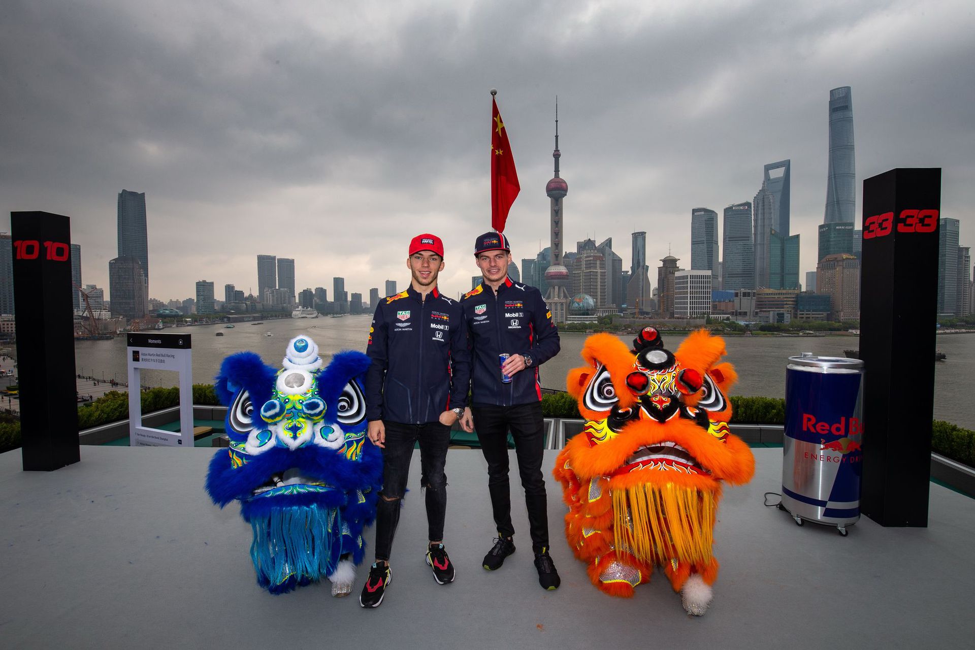A francia Pierre Gasly (balra) és a holland Max Verstappen az ázsiai ország tavalyi GP-jén /Fotó: Gettyimages