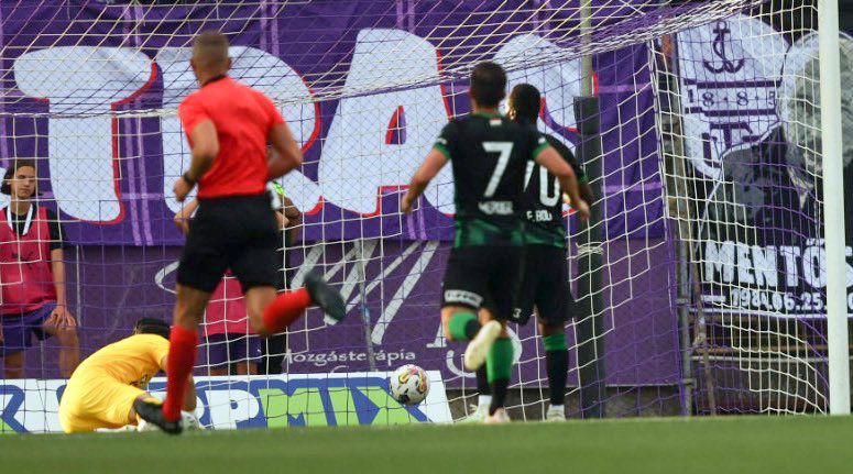 Az első félidőben megállíthatatlan a Ferencváros, 4-0-ra vezetett a bajnokcsapat / Fotó: Zsolnai Péter