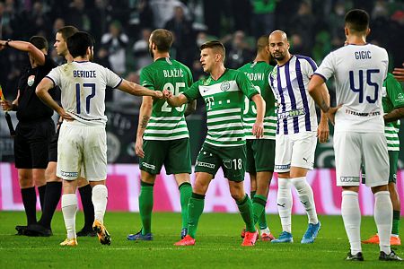 Hatmillió forintos büntetést kapott a Ferencváros az Újpest elleni rangadó után./ Fotó: MTI/Koszticsák Szilárd