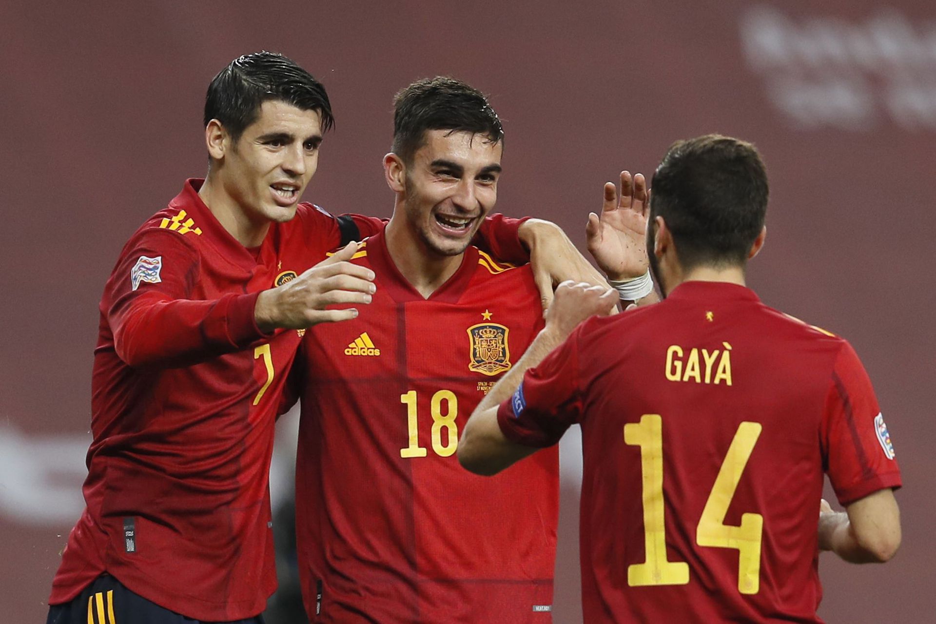 A spanyol Ferran Torres(jobbra) három gólt szerzett a meccsen/Fotó: MTI-EPA Jose Manuel Vidal