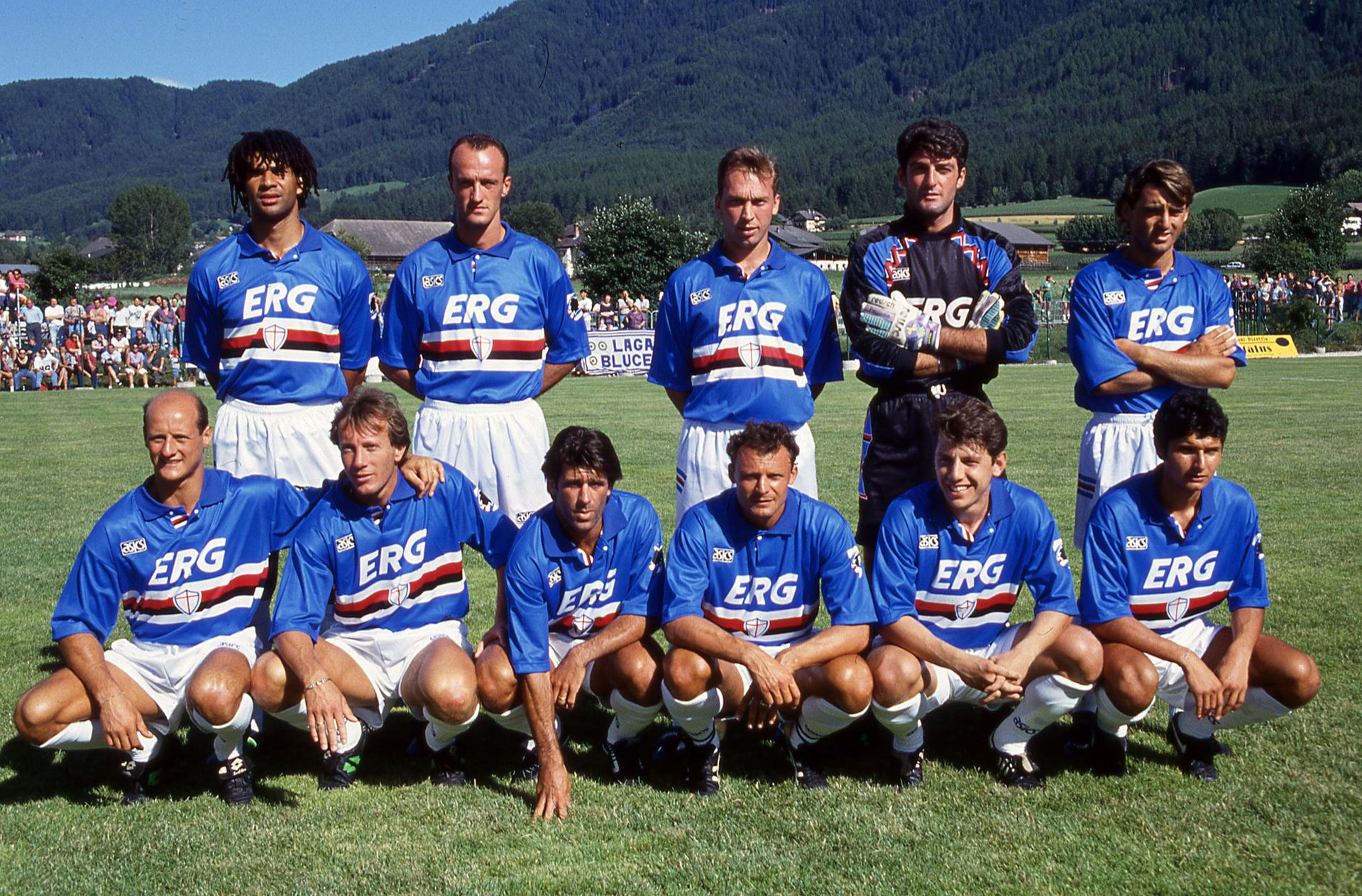 Marco Rossi (az álló sorban balról a második) 1993 és 1995 között a Sampdoria csapatában futballozott együtt Roberto Mancinivel (álló sor jobb szélen) / Fotó: Getty Images