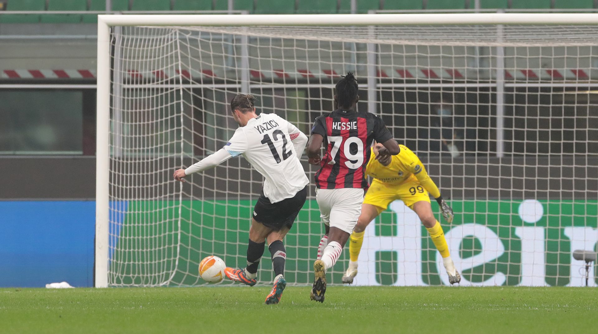 A Lille 3-0-ragyőzött idegenben a Milan ellen. Mindháromgólt Yazici (balra) szerezte. /Fotó: Getty Images