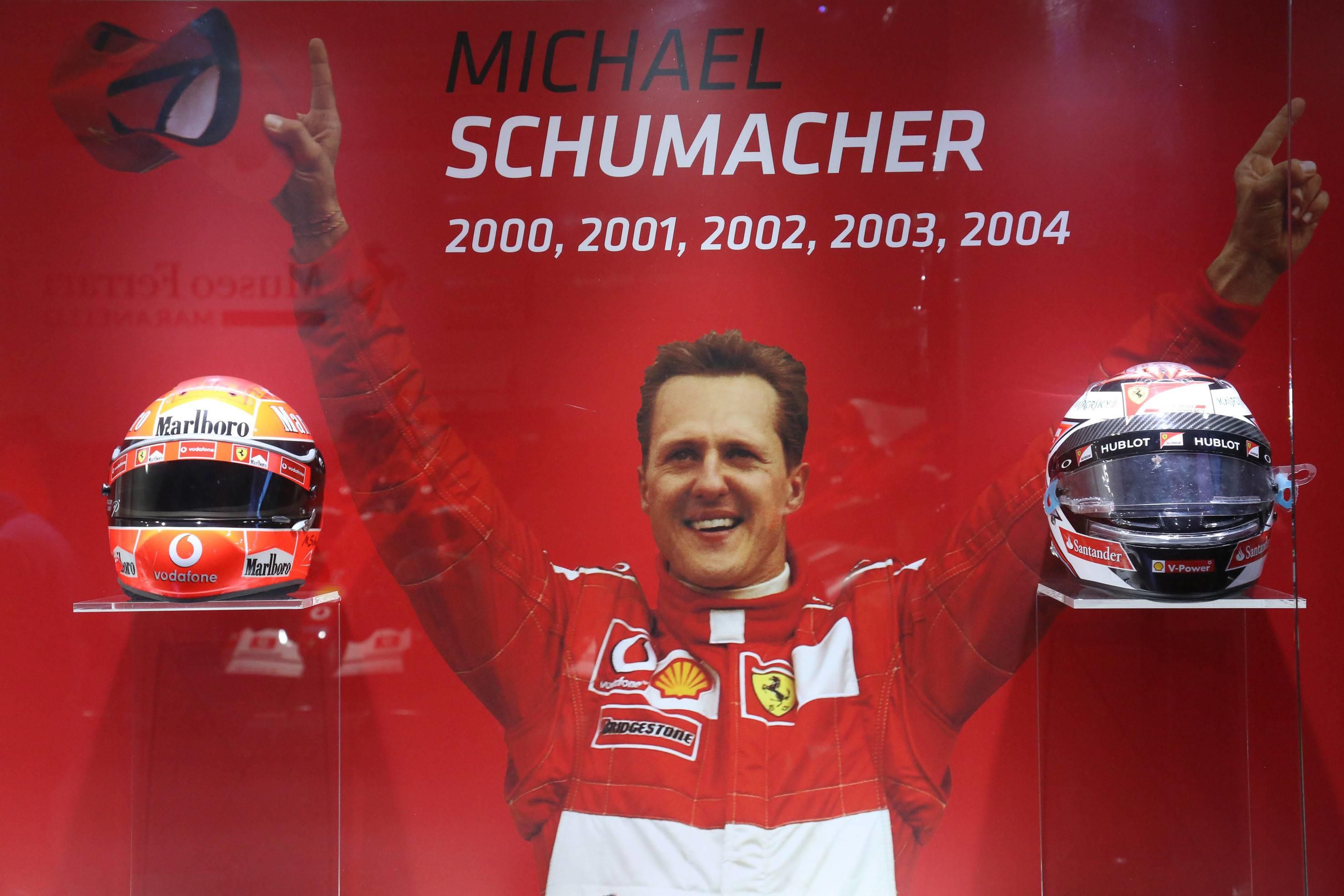 Michael Schumacher családja bukósisakokat adományozott./ fotó: Northfoto
