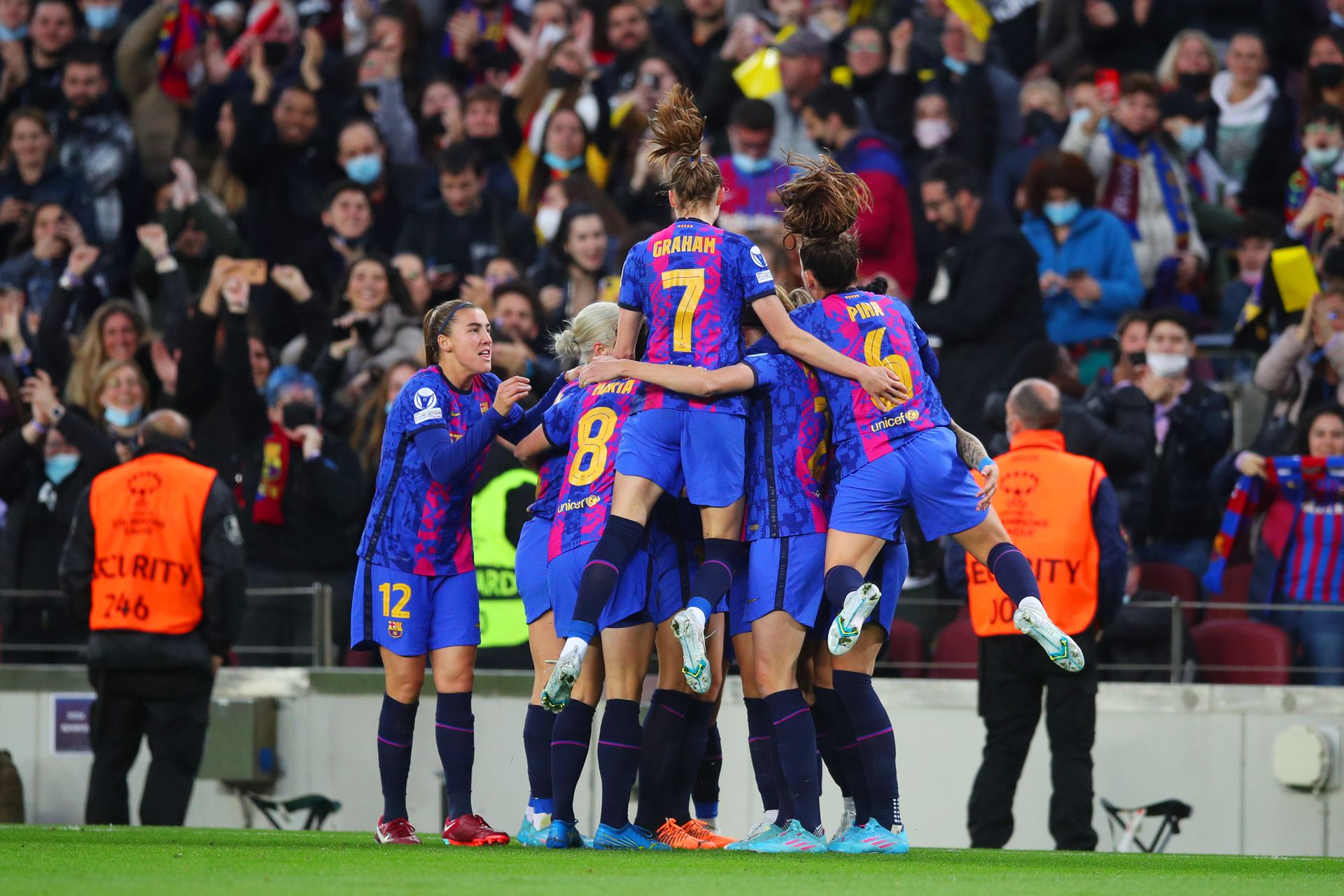 Az FC Barcelona női csapata kiváló játékkal hálálta meg a szurkolók buzdítását / Fotó: Getty Images