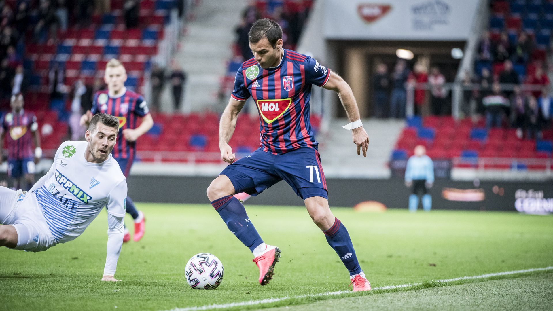 Nikolics Nemanja továbbra is a legértékesebb játékos a hazai élvonalban, de kevesebbre taksálják, mint akár egy hónapja. / Fotó: molfehervarfc.hu
