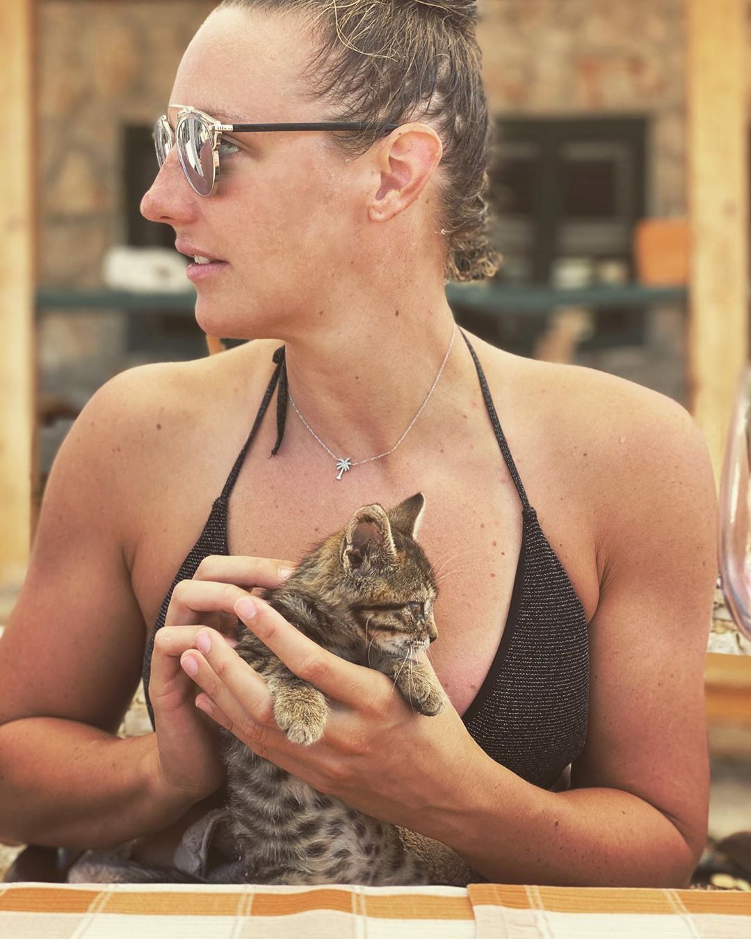 A háromszoros olimpiai bajnok sportoló odavan az állatokért, a vakáció alatt hozzá csapódott egy kiscica /Fotó: Instagram