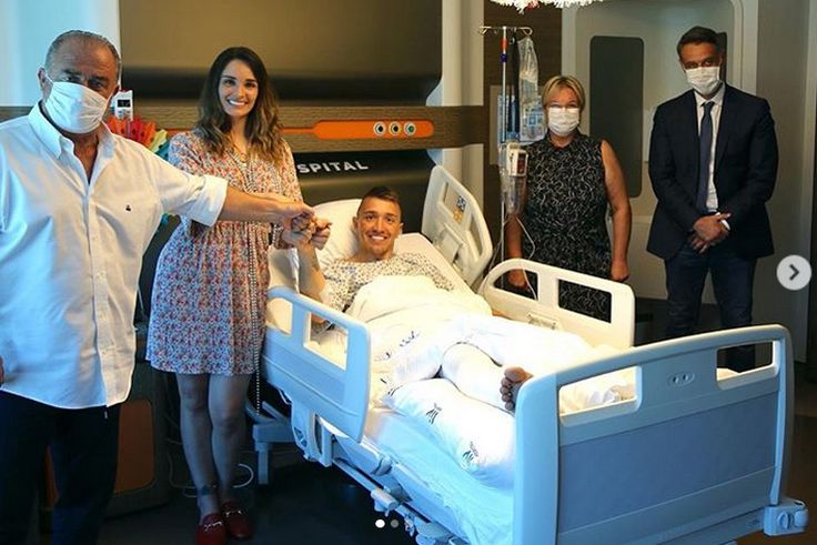 Lábtörés, műtét, szülinap: kórházban kellett ünnepelnie a Galatasaray sztárkapusának