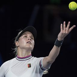 Bikinire cserélte a wimbledoni szereplést Bouchard