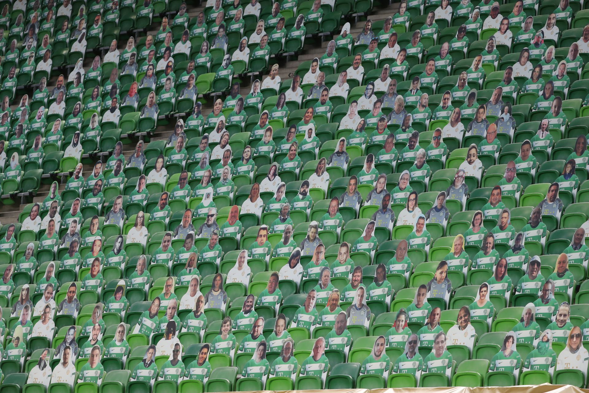 Üres lelátó a Groupama Arénában. / Fotó: Pozsonyi Zita/Blikk