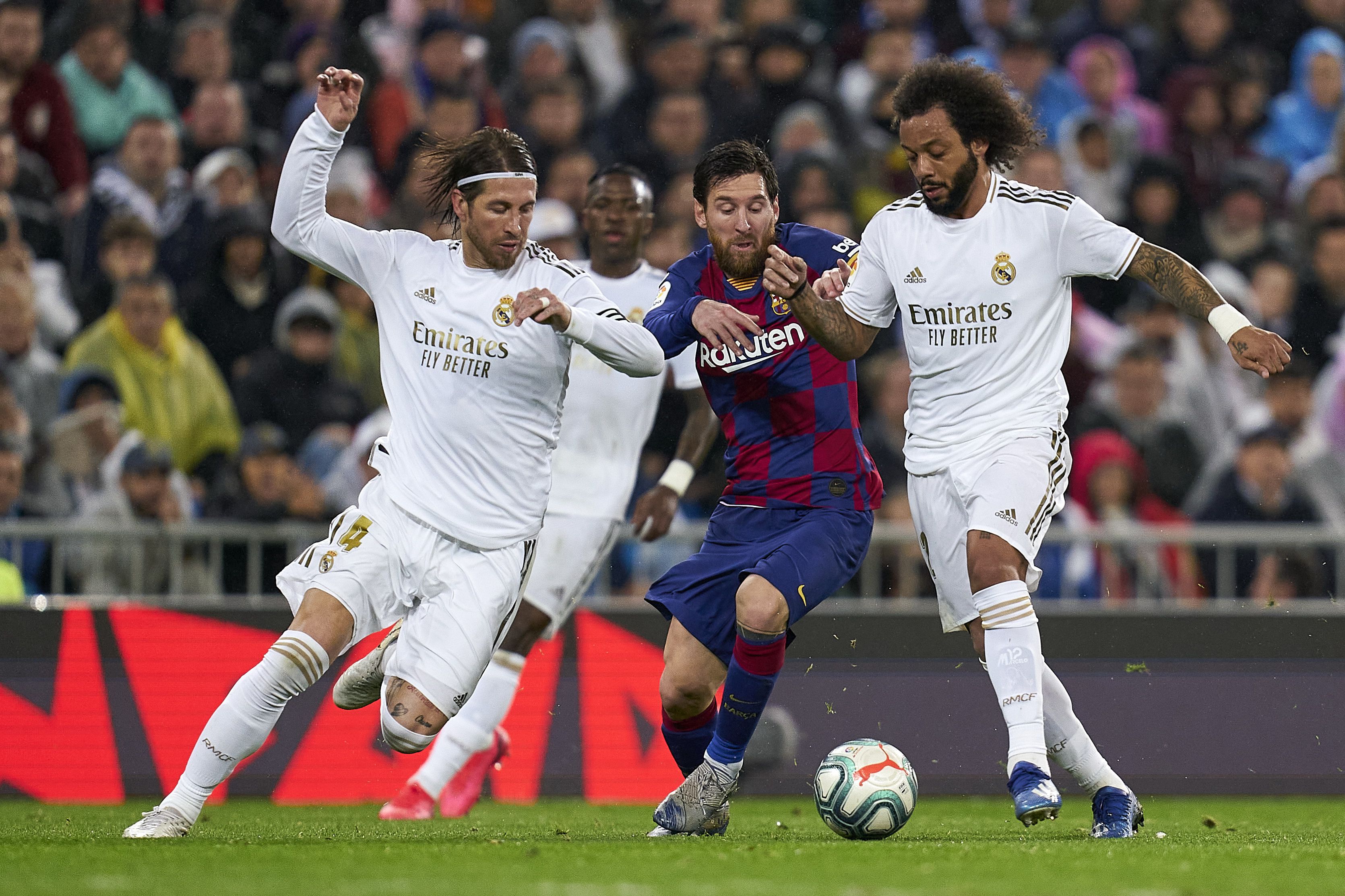 A Barca sztárja, Lionel Messi (középen) nem bírt a Real védőivel / Fotó: Getty Images