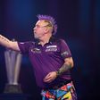 4,5 óráig készült a dartsvilágbajnok kígyómintás haja: a felesége csinálja Peter Wright vagány frizuráit