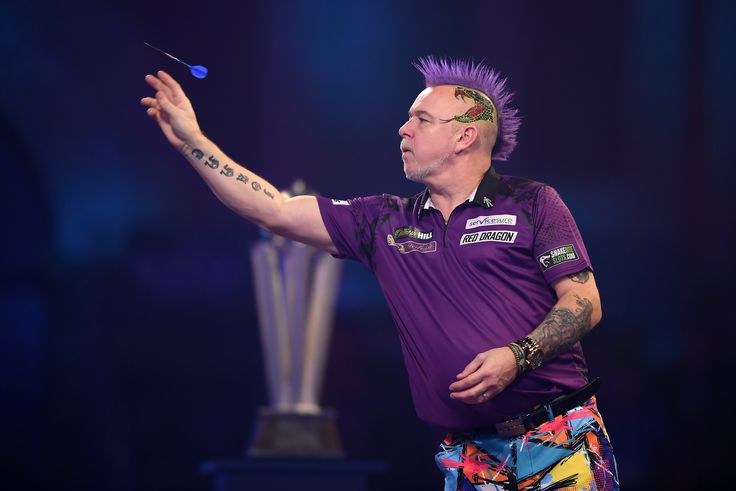 4,5 óráig készült a dartsvilágbajnok kígyómintás haja: a felesége csinálja Peter Wright vagány frizuráit