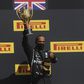 Hamilton elárulta, szerinte mi okozta a defektjét a Brit Nagydíjon