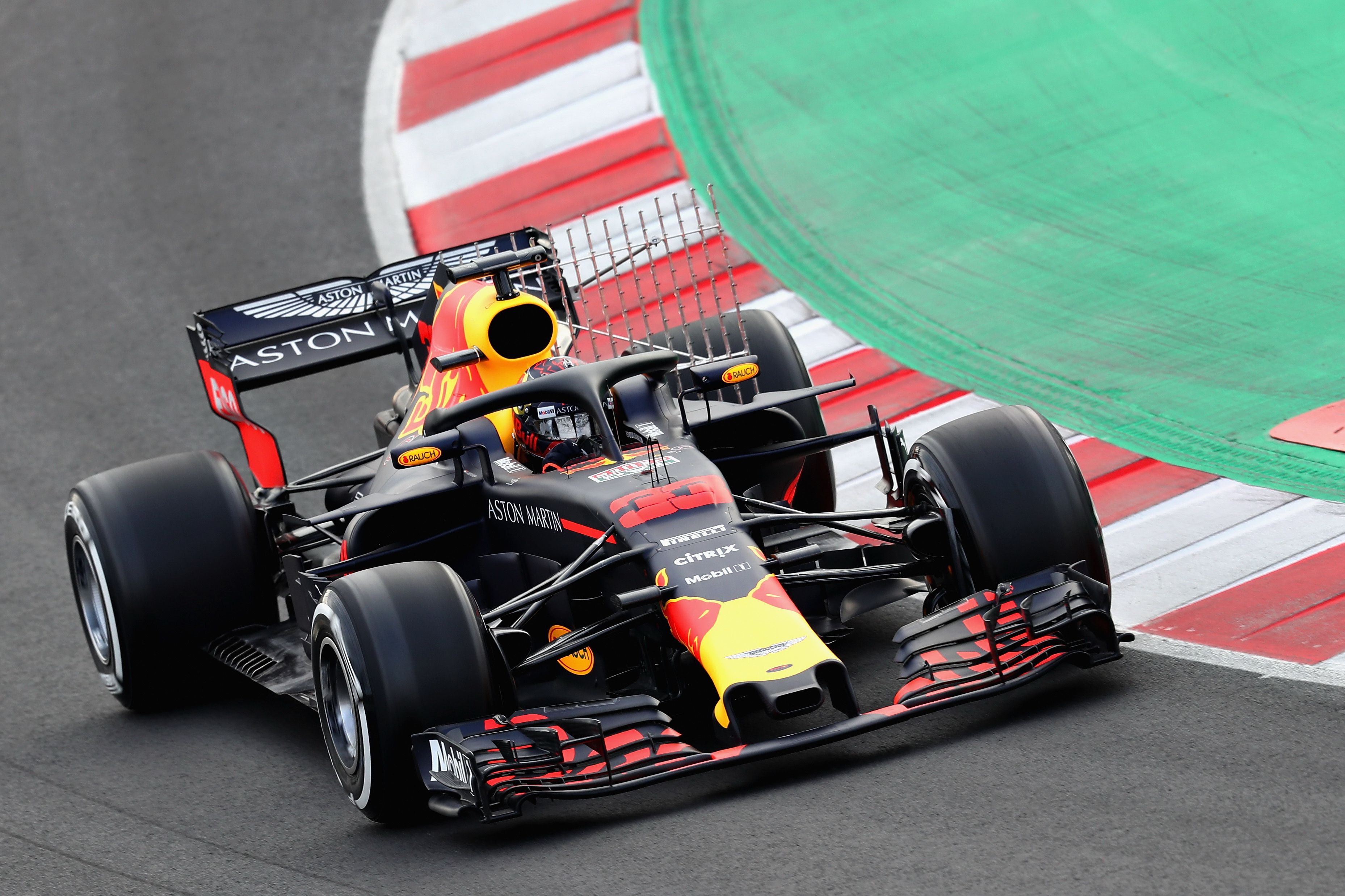 Red Bull gyorsan intézkedett és felfüggesztette a versenyzőjét /Fotó: Getty Images