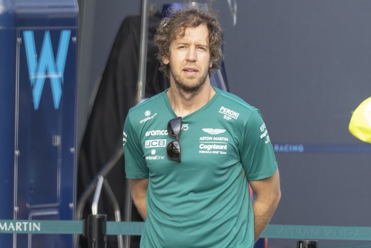 Sebastian Vettel újra autóba ül és versenyez