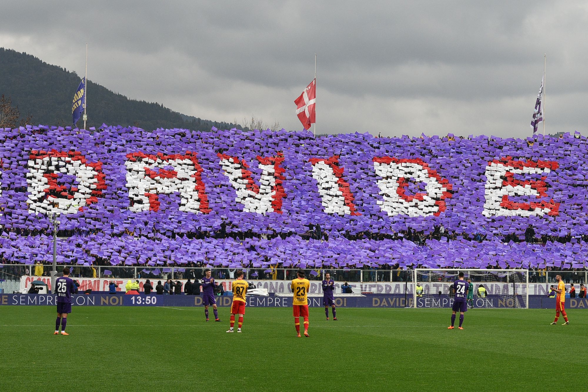 Istenkáromlás miatt tiltották el a Fiorentina egyik játékosát és vezetőedzőjét./Fotó: AFP