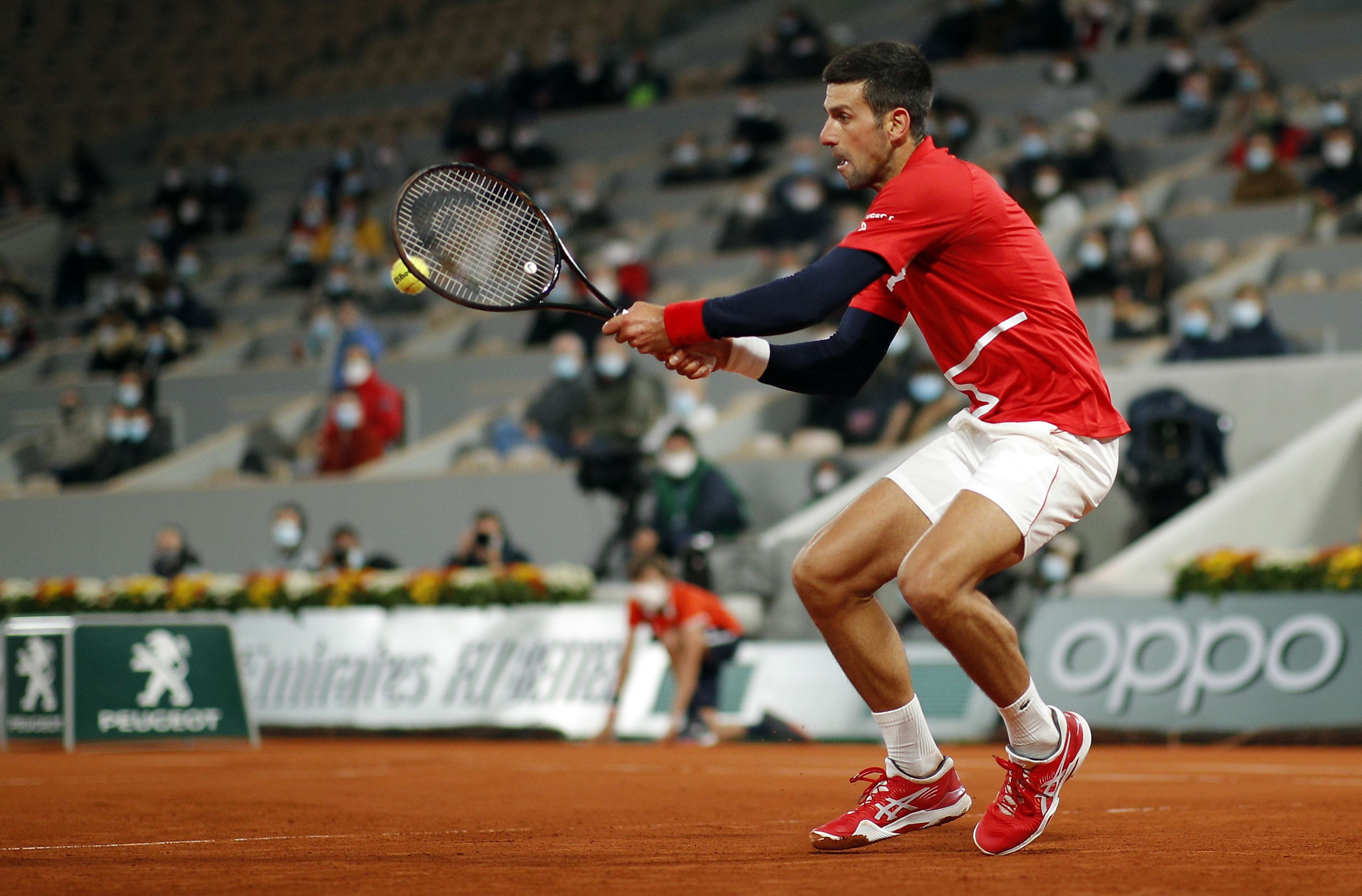 Ilyen volt a kiskorú Djokovics első teniszedzése – videóval