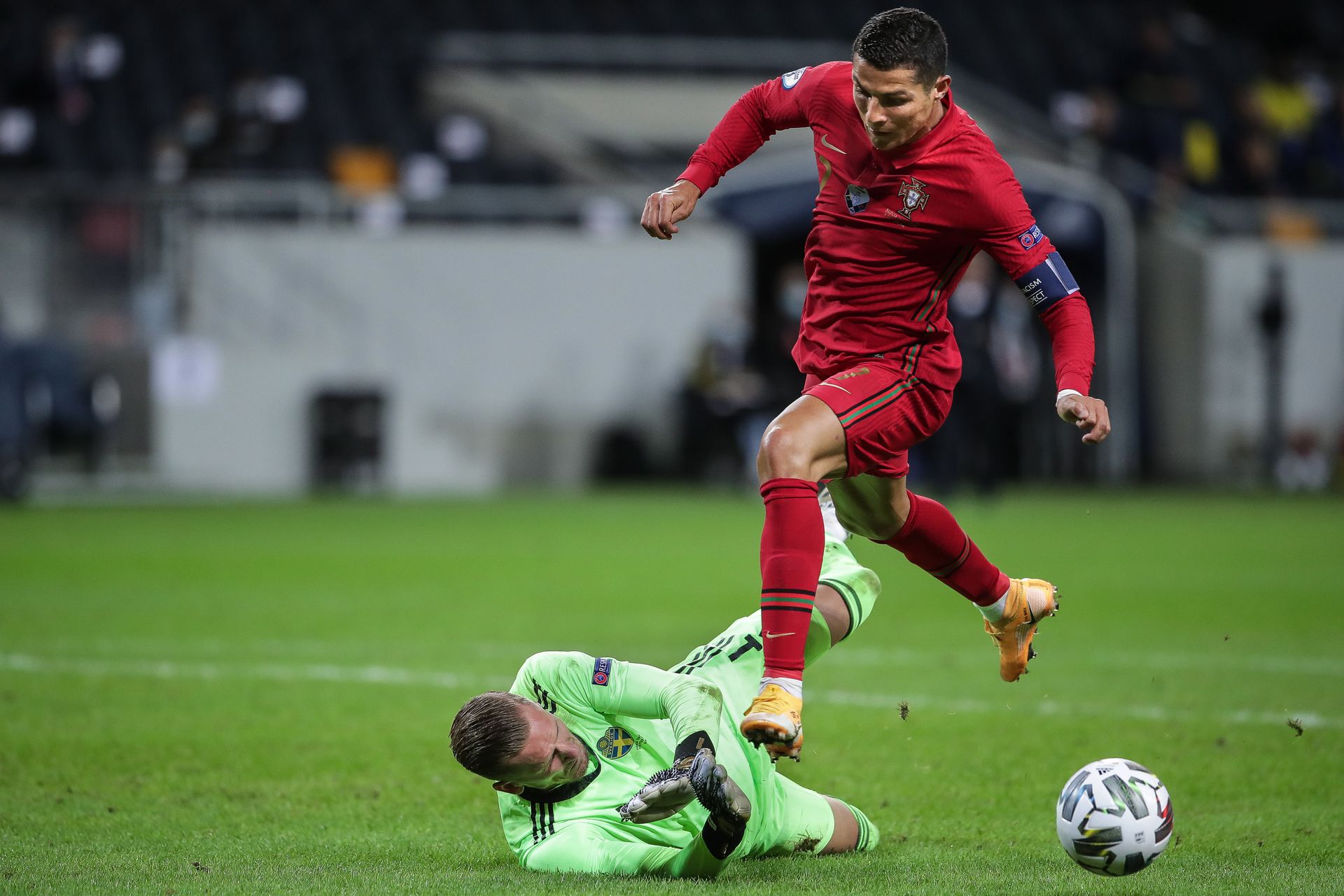 Ronaldo két góljával sokat tett azért, hogy legyőzzék a svédeket /Fotó: MTI-EPA-MÁRIO CRUZ