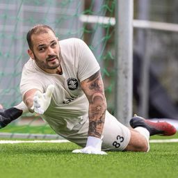 Szinte teljesen vak, de így is rendszeresen véd a ritka betegségben szenvedő kapus: „Futball nélkül ma halott lennék”