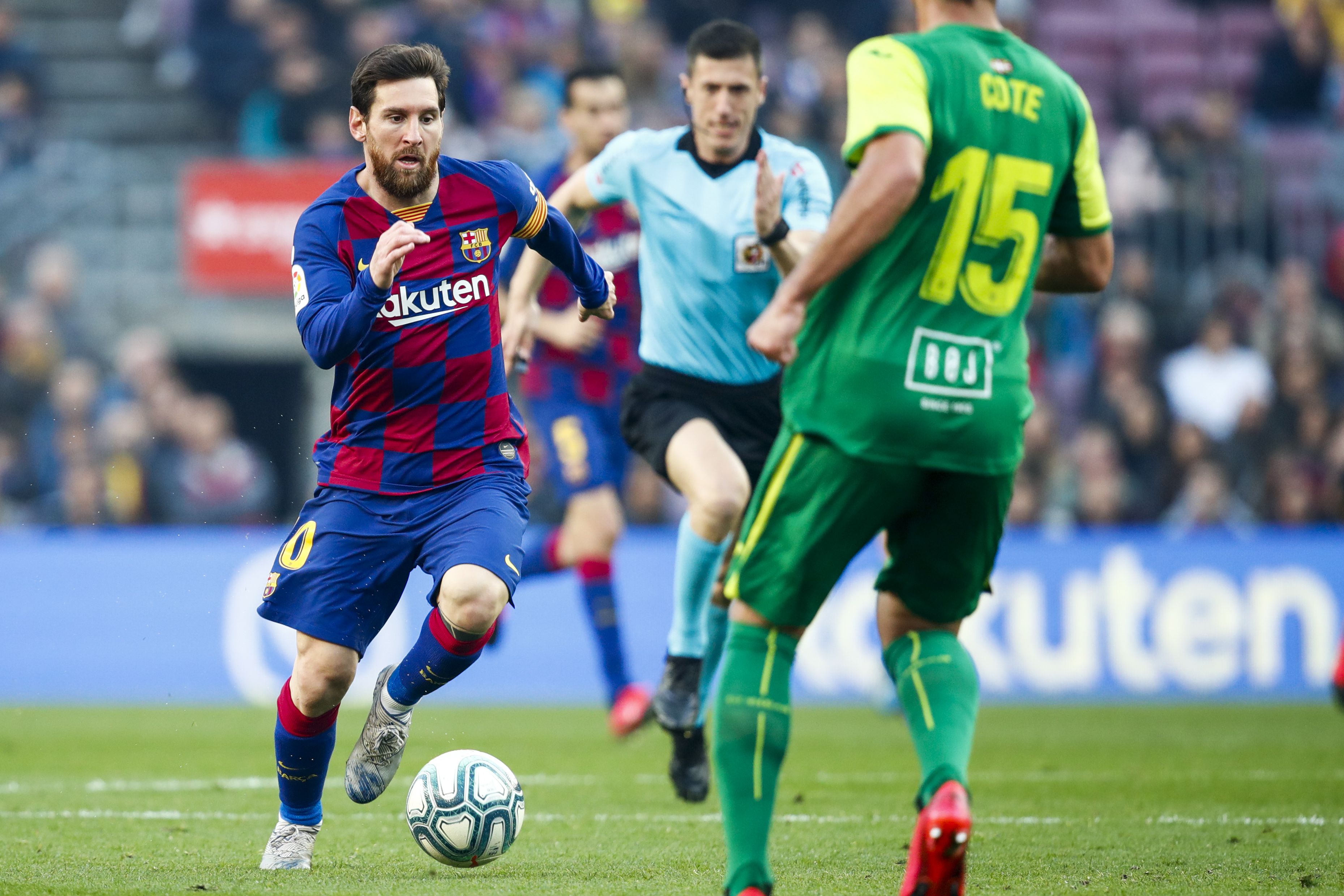 Messi (balra) megmutatta, hogy nem lazít a meccsen a kiscsapat ellen sem/ Fotó:GettyImages