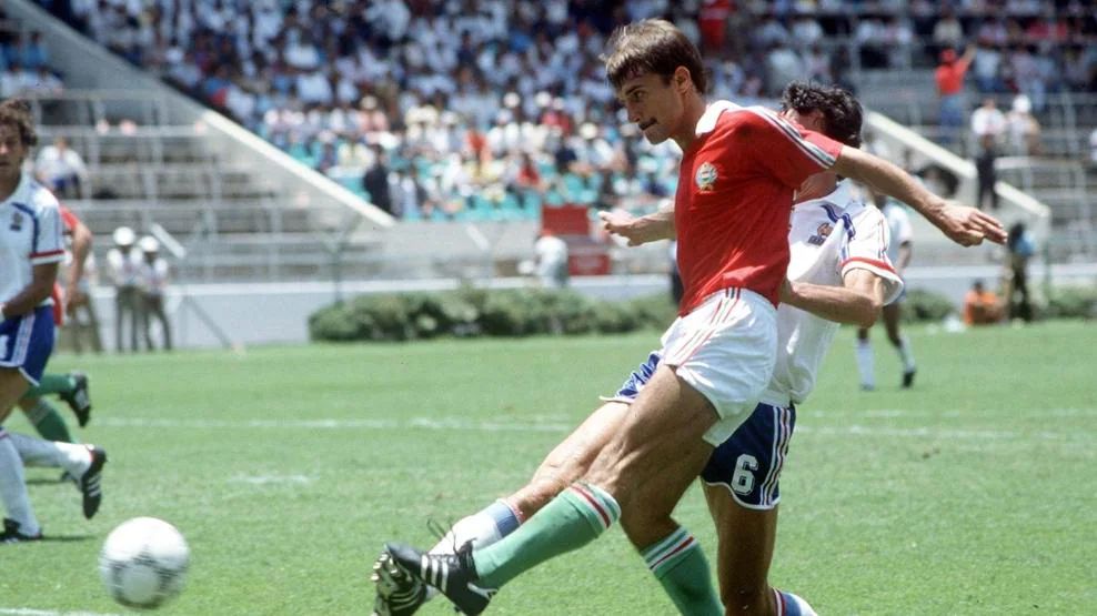 Kovács Kálmán (pirosban) az 1986-os mexikói vébén is szerepelt a válogatottal/uefa.com