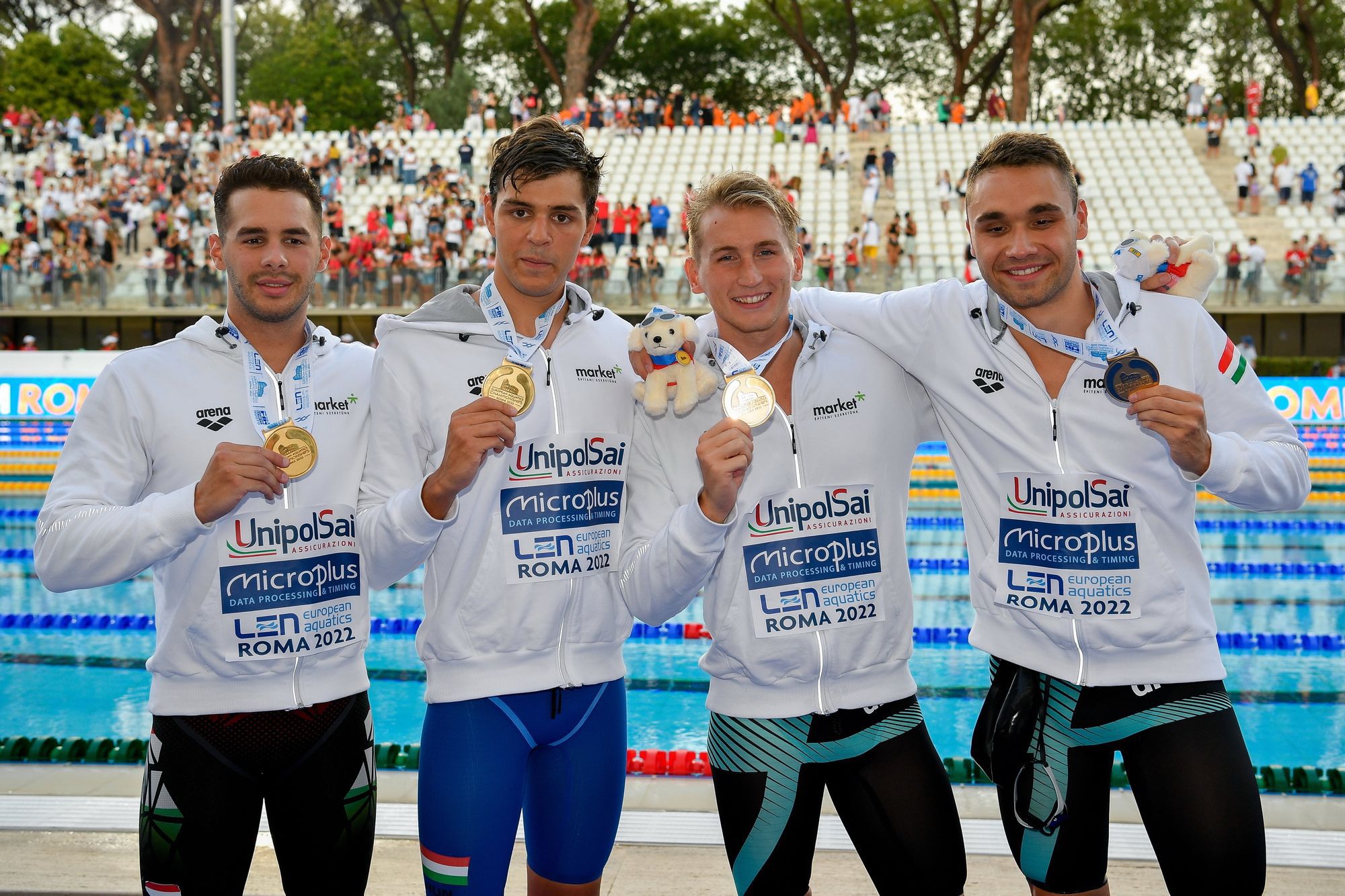 A férfi 4x200-as gyorsváltó a magyar úszósport 100. aranyérmét nyerte Rómában / Fotó: MTI Czeglédi Zsolt
