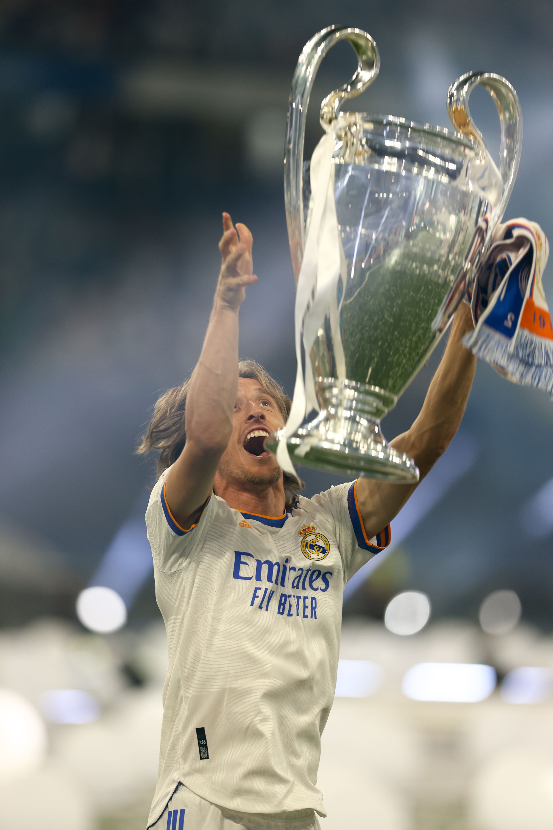 Modric a BL-trófeával – tíz éve mindig ünnepelhet valaki a horvátok közül / Fotó: Getty Images
