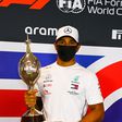 Brutális összegért vezet Hamilton az F1-ben