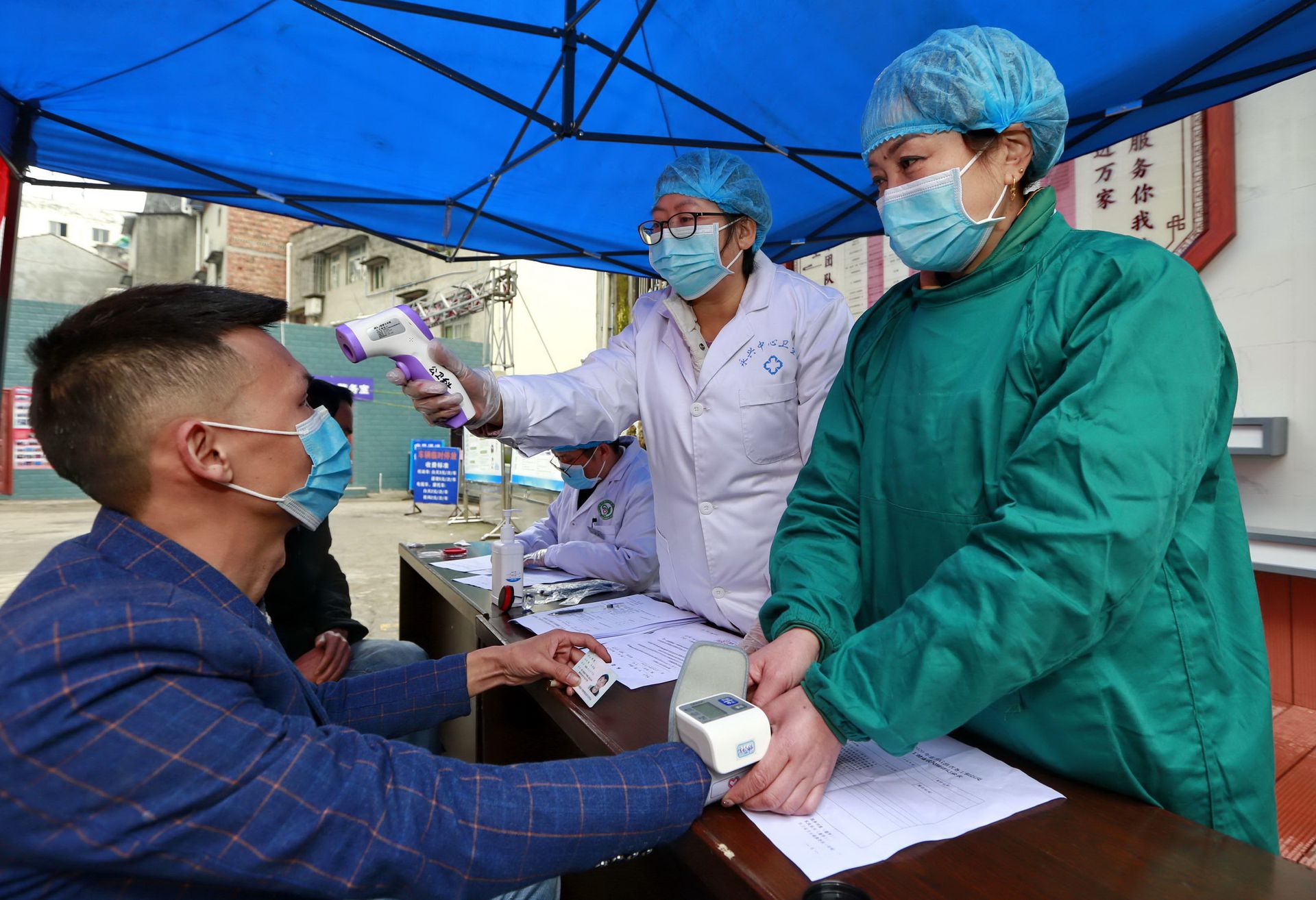 A koronavírus 45 ezer embert fertőzött már meg Kínában, a halálos áldozatok száma meghaladja az 1100-at / Fotó: Profimedia