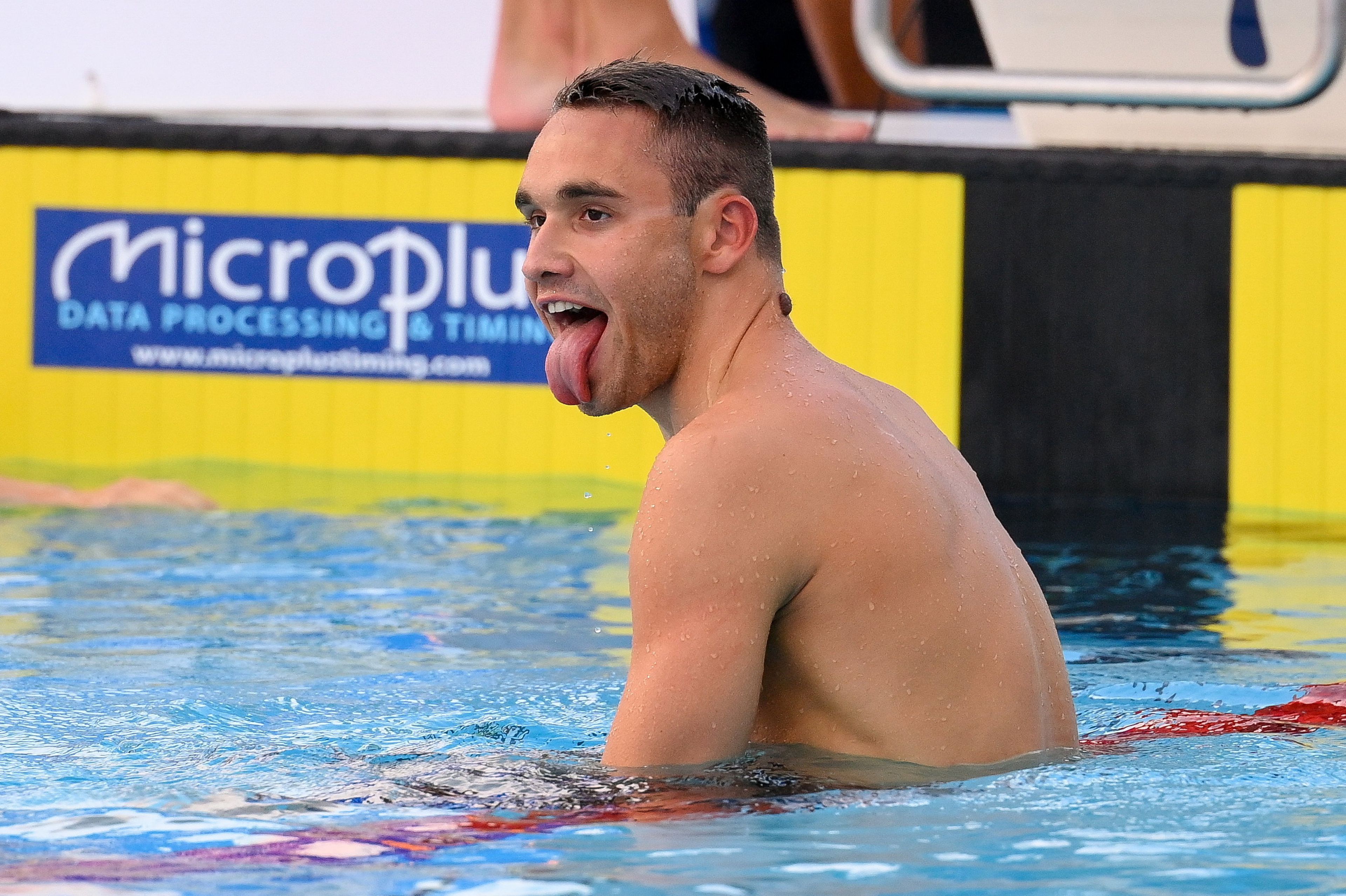 Milák Kristóf, a győztes magyar váltó tagja a férfi 4x200 méteres gyorsváltó döntője után a római vizes Európa-bajnokságon a Stadio Del Nuotóban 2022. augusztus 11-én / Fotó: MTI/Czeglédi Zsolt