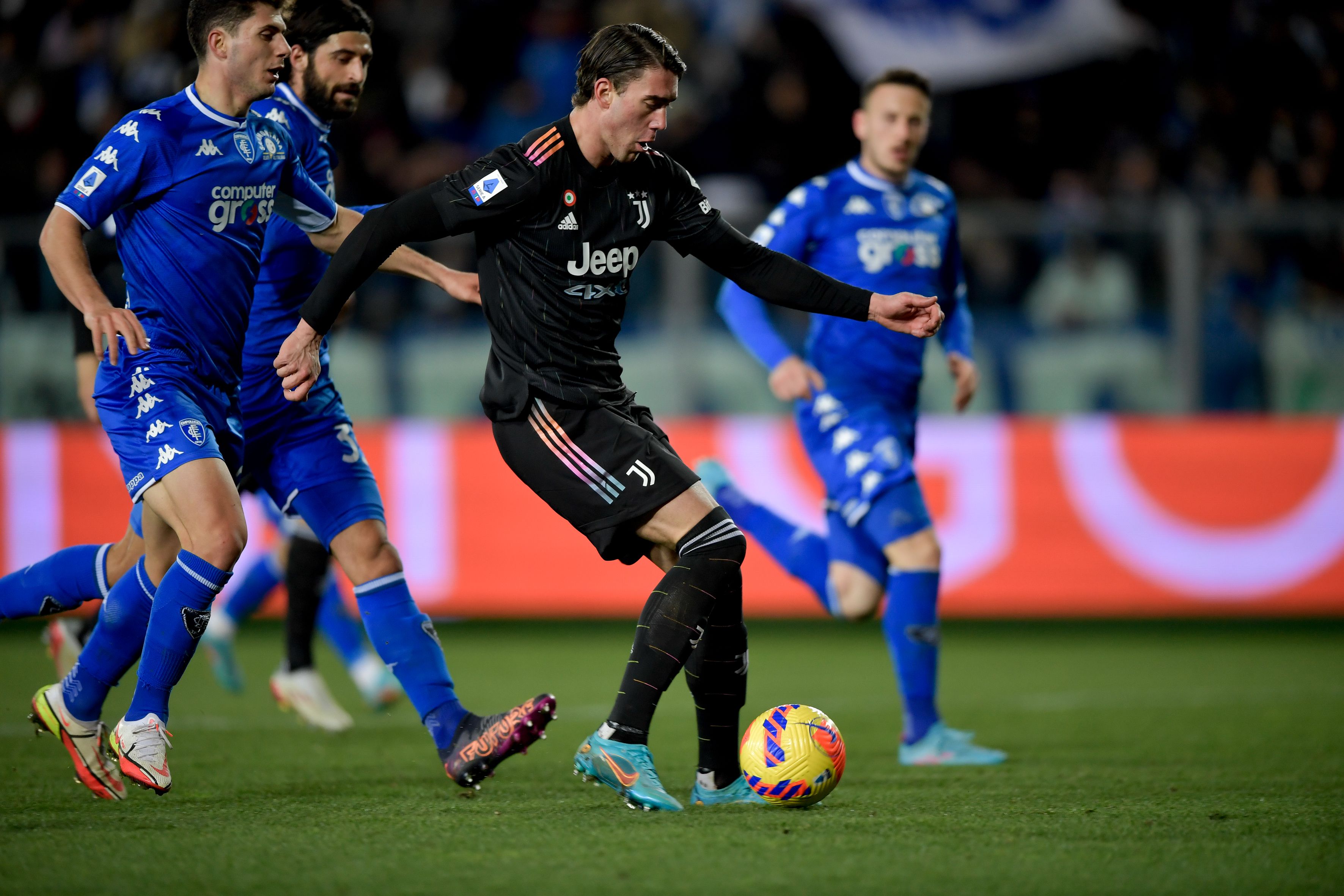A Juventus csatára, Vlahovics (labdával) / Fotó: Gettyimages