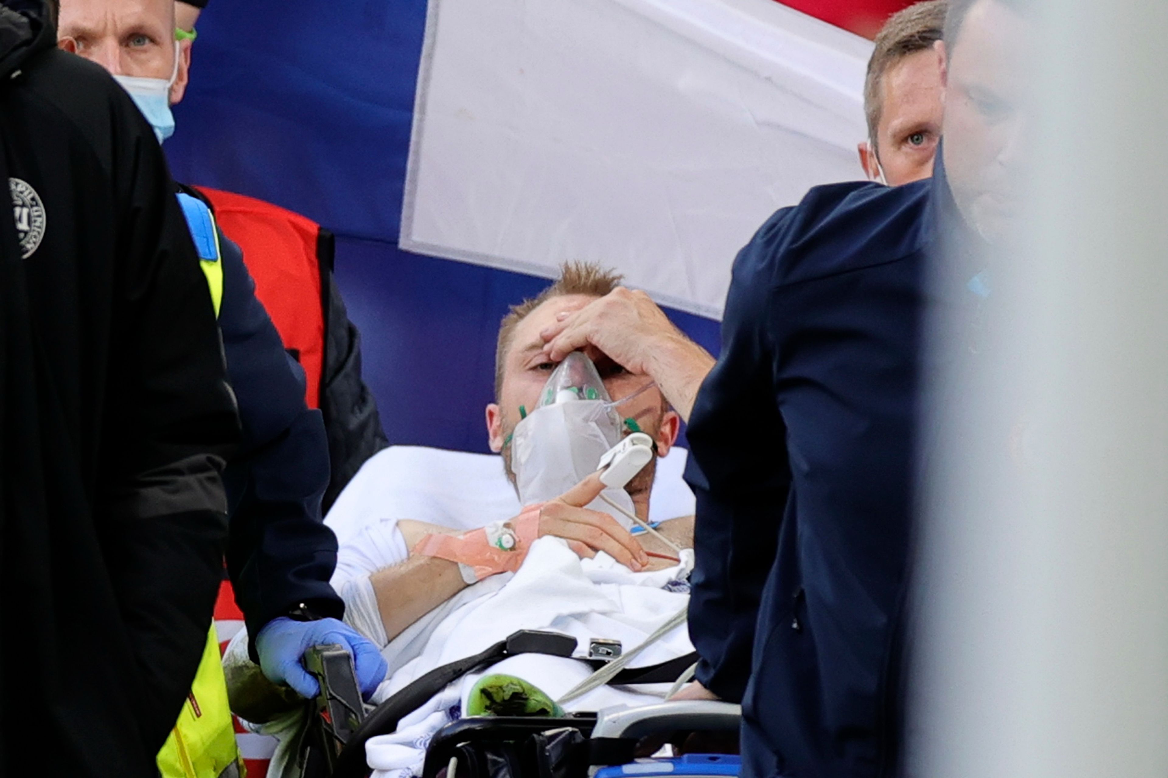 A dán Christian Eriksen szíve﷯legalább öt percig nem dobogott, újraélesztették, de már magánál volt, amikor a stadionból a kórházba szállították/Fotó: Profimedia