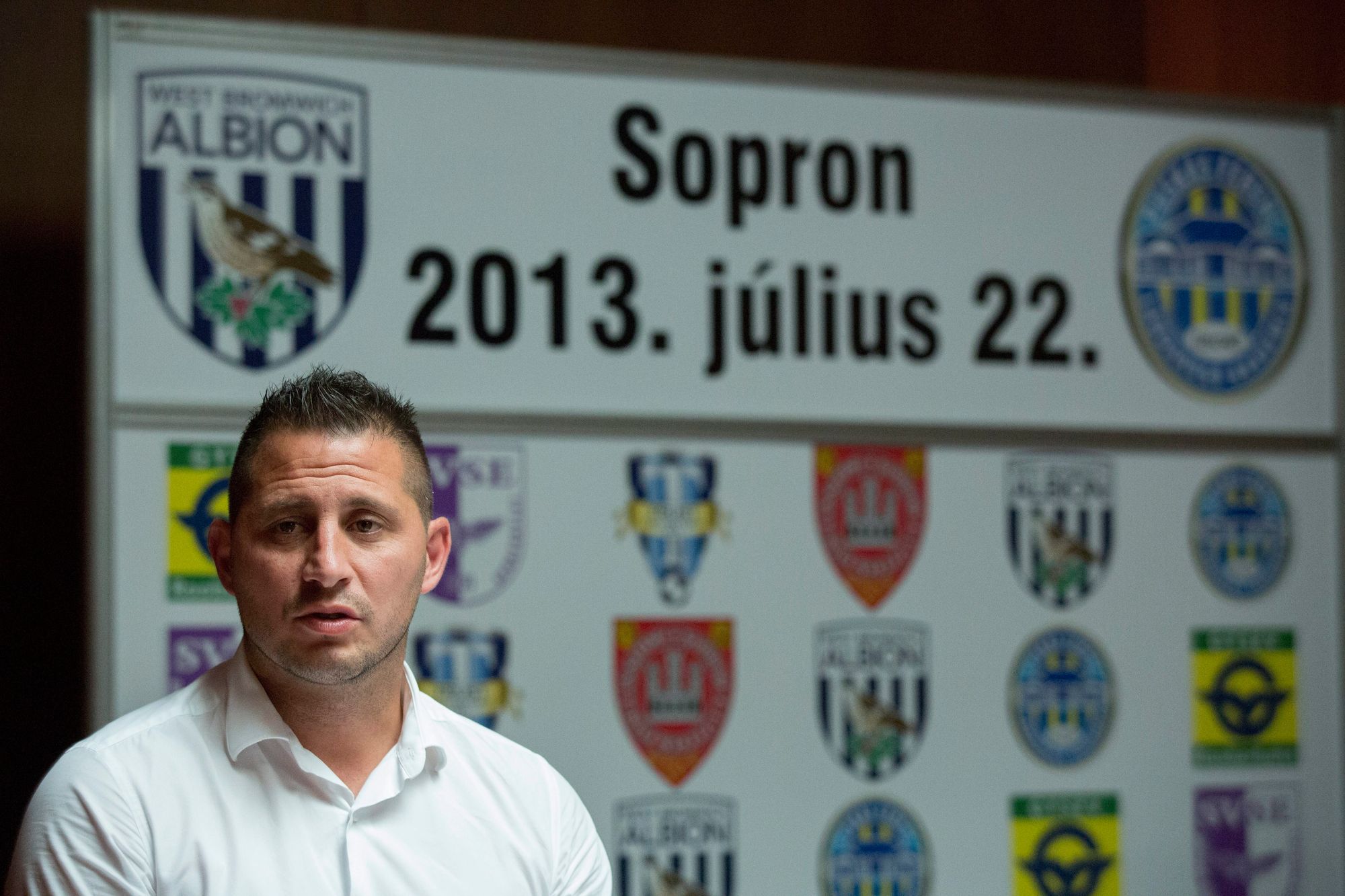 Csiszár Ákos, a Soproni VSE ügyvezetője a Puskás Akadémia-West Bromwich Albion labdarúgó-mérkőzés sajtótájékoztatóján a soproni Hotel Sopronban 2013. július 2-án. A mérkőzést július 22-én tartják Sopronban. MTI Fotó: Nyikos Péter