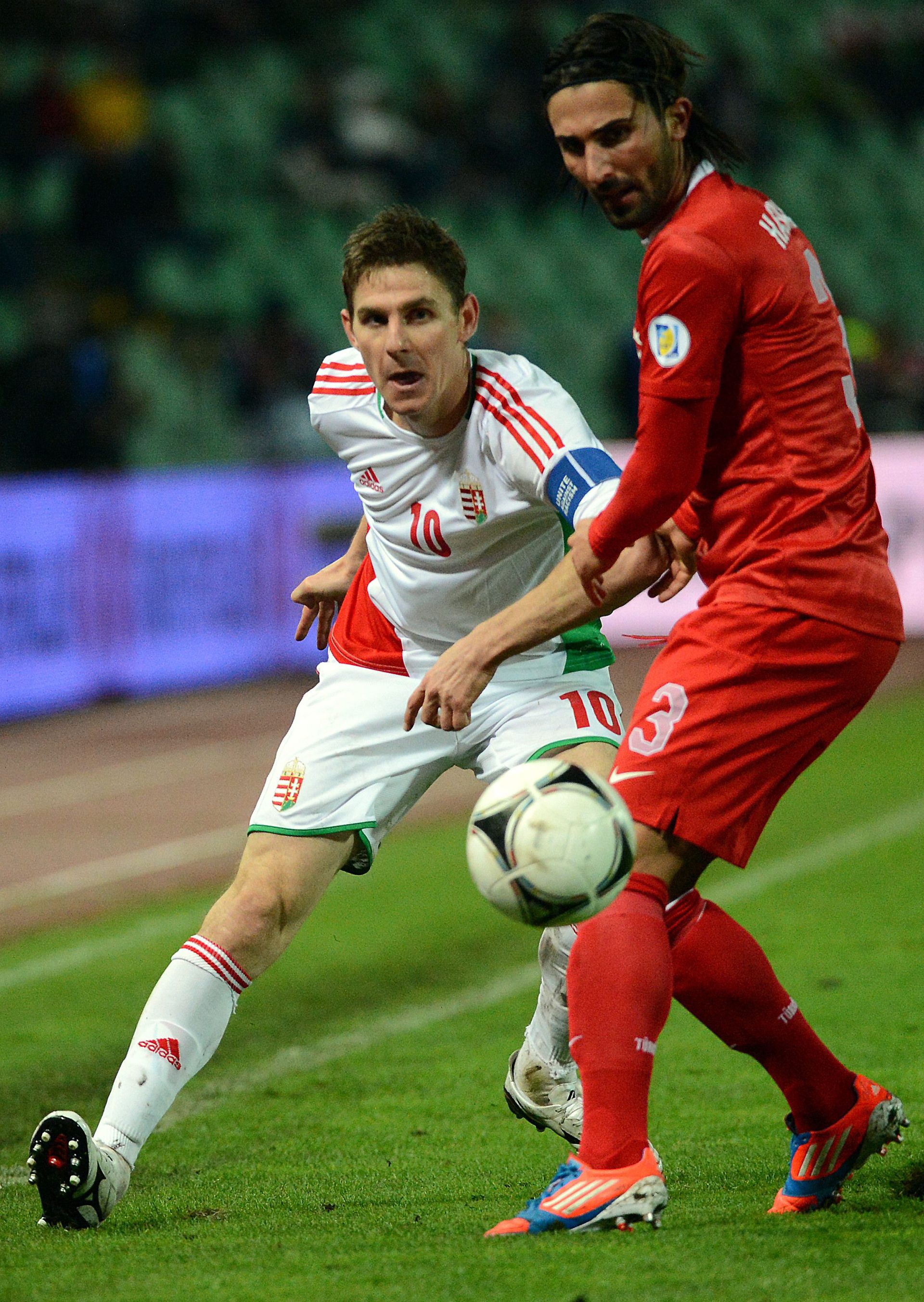 Gera (szemben) 11-esből gólt szerzett a 2012-es, 3-1-re megnyert vb-selejtezőn Fotó: MTI/Kovács Tamás