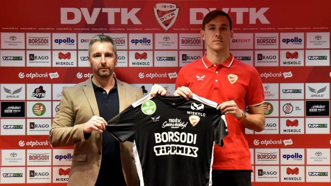 Benczés Miklós (balra) Marko Malenicával, a DVTK sportigazgatója mostanában sok új játékost mutathatott be a szurkolóknak
