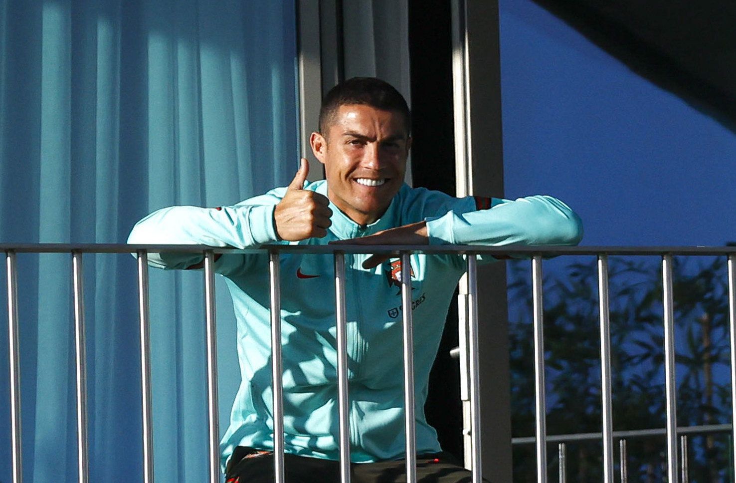 Szerencsére nincsen komoly baja Ronaldonak, ez a képen is jól látszik /Fotó: MTI/EPA/Portugál Labdarúgó-szövetség/Diogo Pinto/