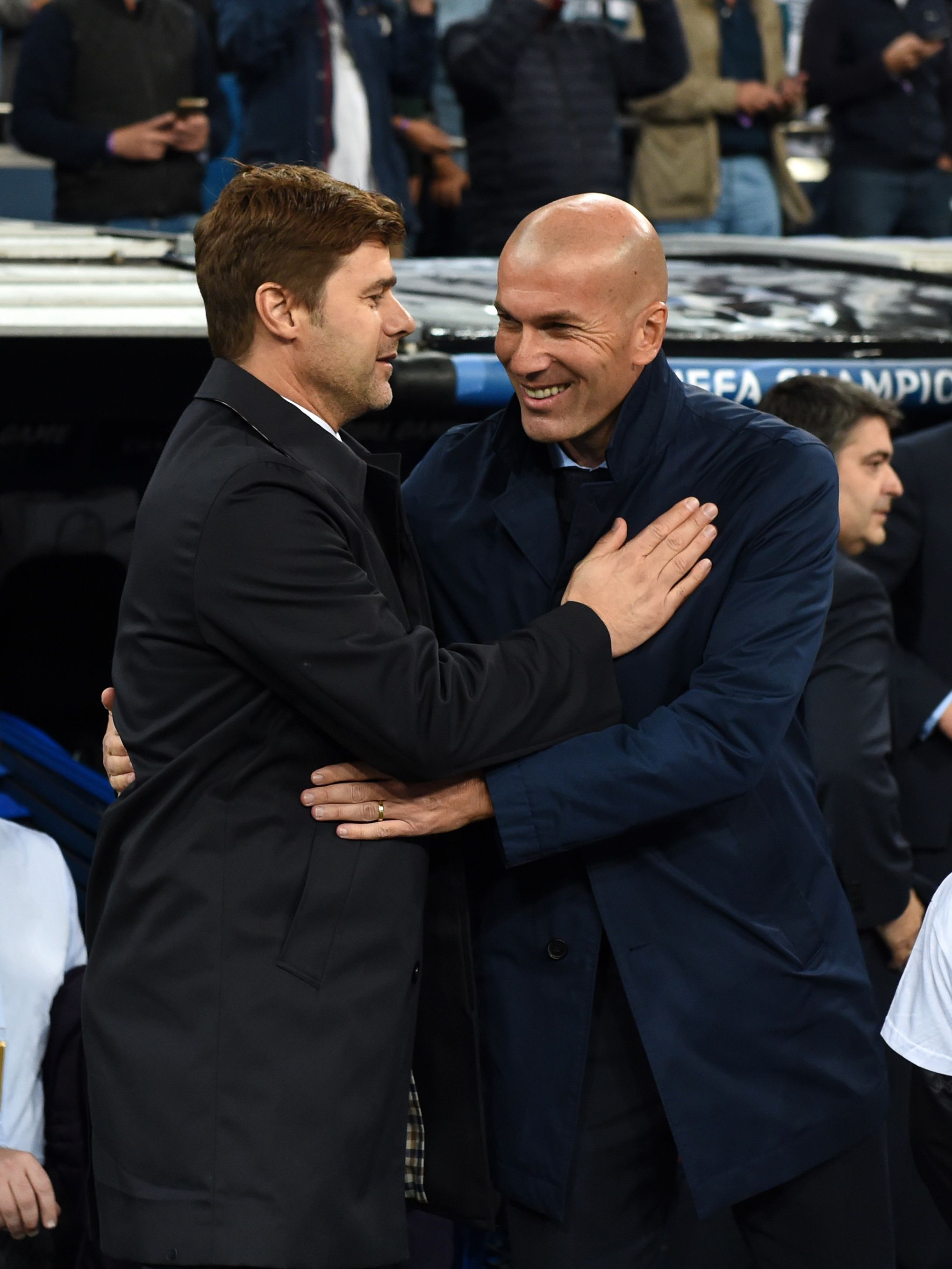 A távozó Mauricio Pochettinót (balra) Zinedine Zidane válthatja a PSG kispadján/Getty Images