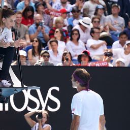 Hűha: ez a szexi bírónő lopta el a show-t Federer meccsén – fotók