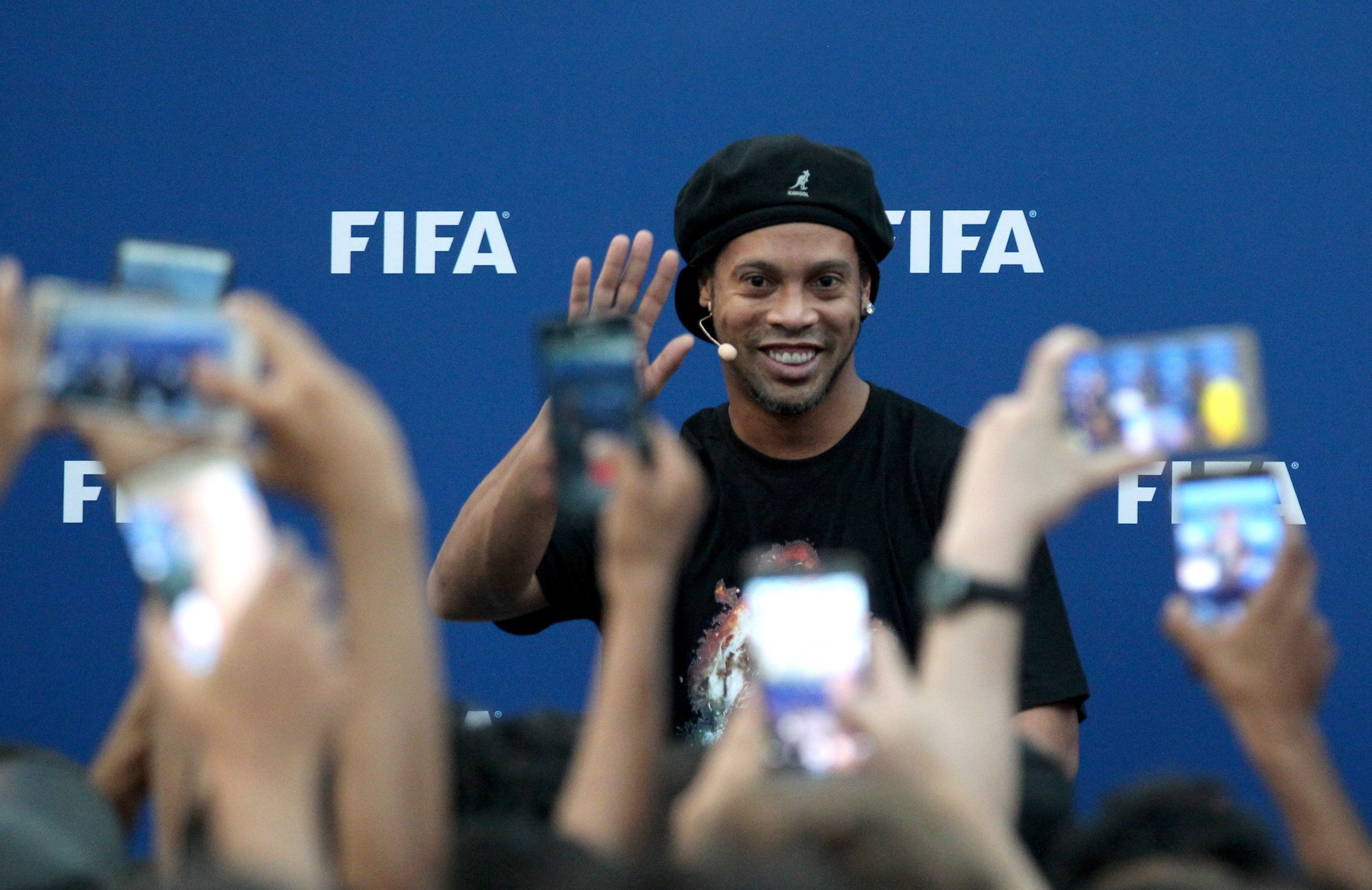 Az aktív karrierje alatt milliók kedvencévé váló Ronaldinho is megfertőződött a koronavírussal. /Fotó:  MTI/EPA/Ahmed al-Fardan