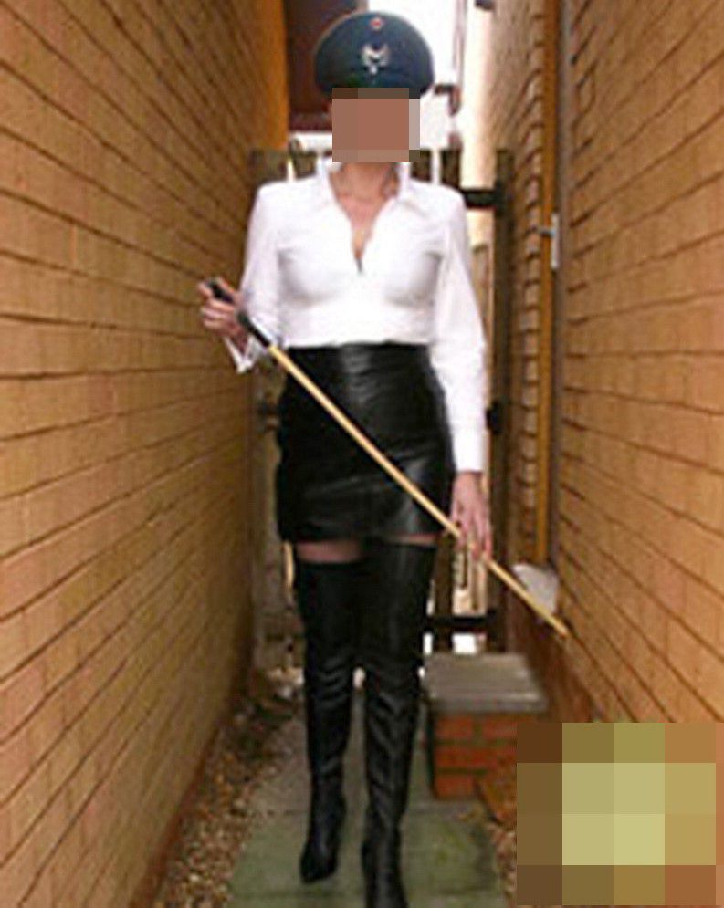 A náci ruhás prostituáltakkal többórás orgia zajlott /Fotó: Northfoto