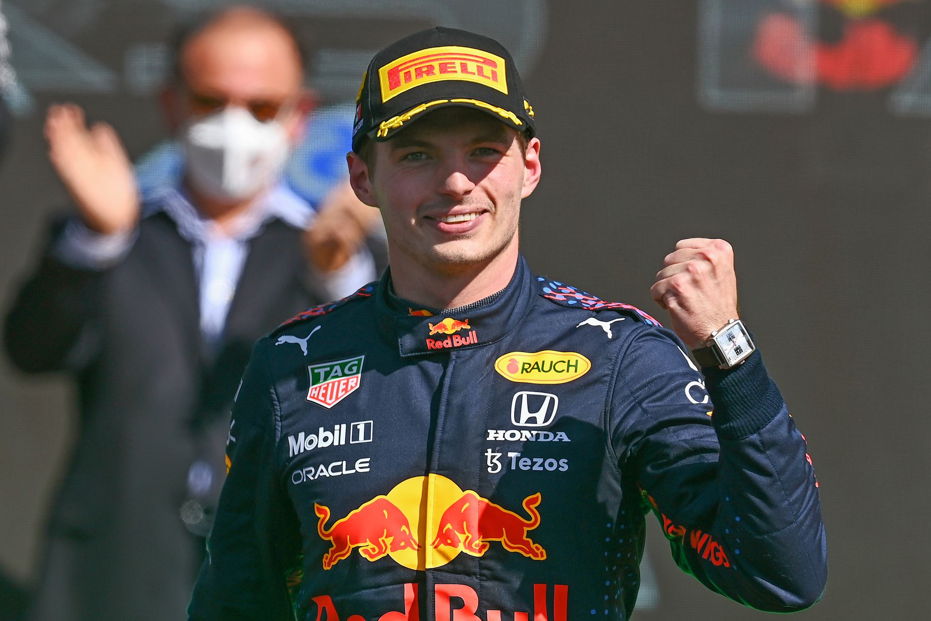 Max Verstappen, a Red Bull Racing holland pilótája köszönte szépen a lehetőséget, megnyerte a mexikói futamot és tizenkilenc pontra növelte előnyét a világbajnokságon a Mercedes brit versenyzőjével, a címvédő Lewis Hamiltonnal szemben/Fotó: GettyImages